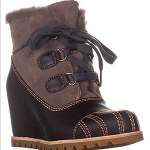 Ugg Alasdair waterproof boot size 7.5